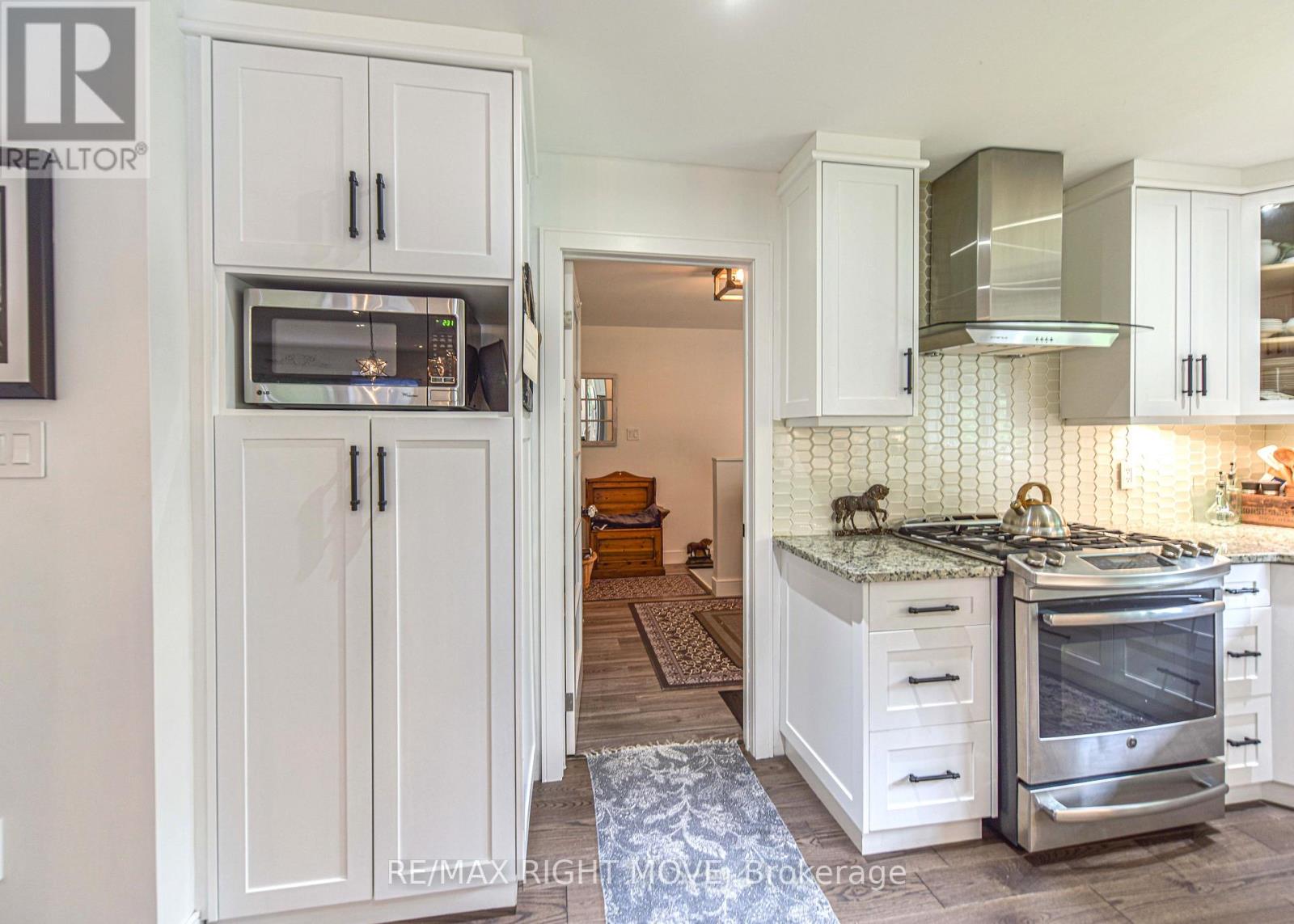 1220 BIRCHCLIFFE CRESCENT - 9