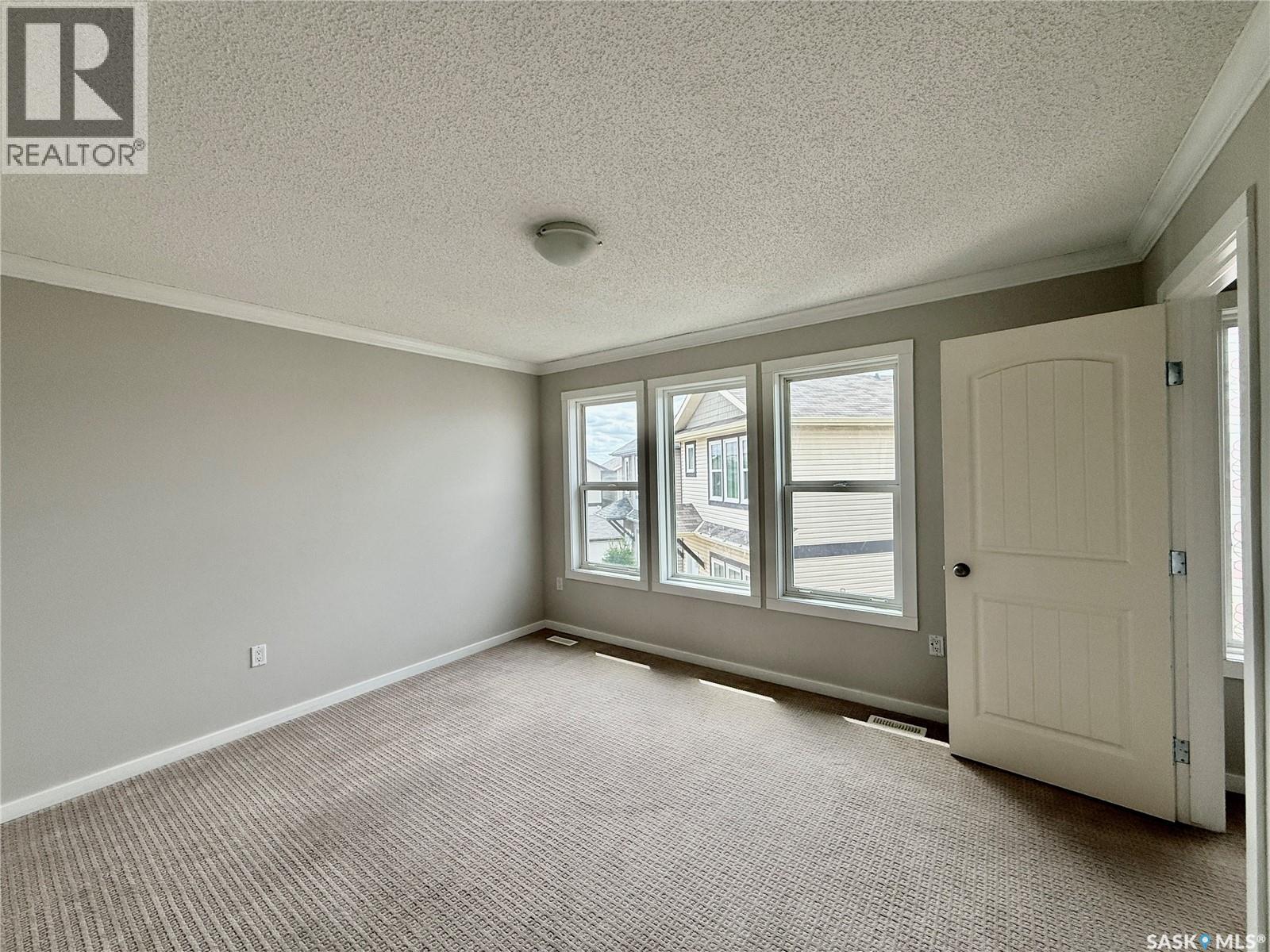 #405 315 HAMPTON CIRCLE - Image 13
