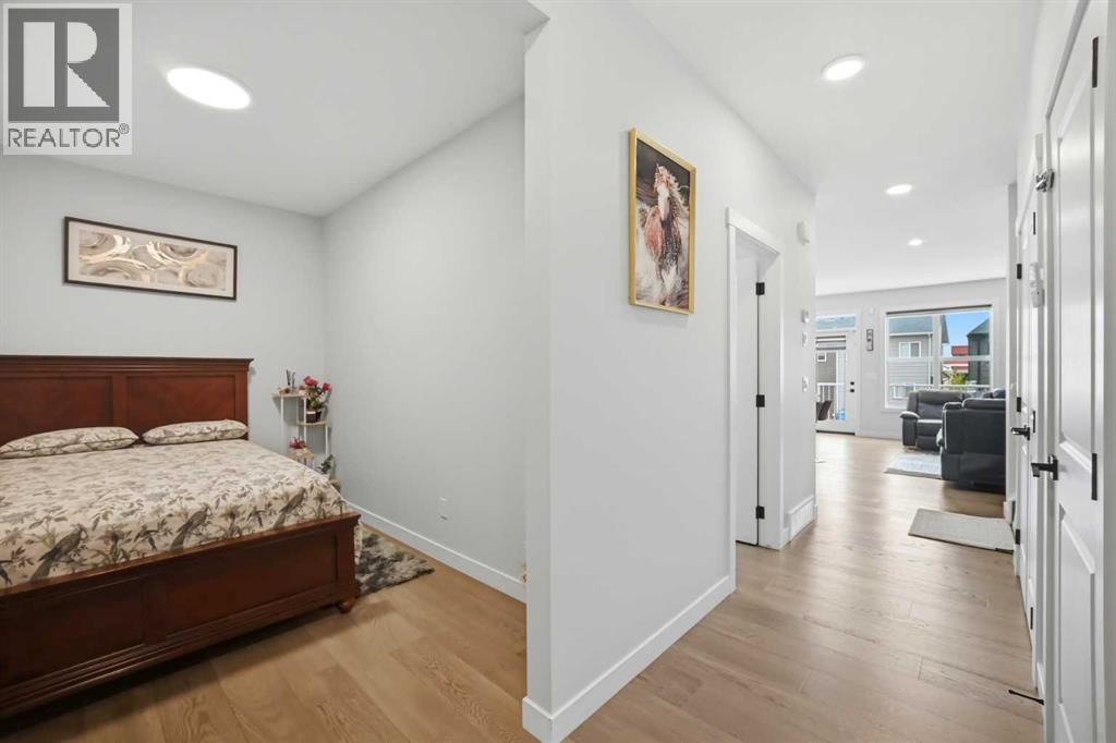 241 Homestead Crescent NE - 18