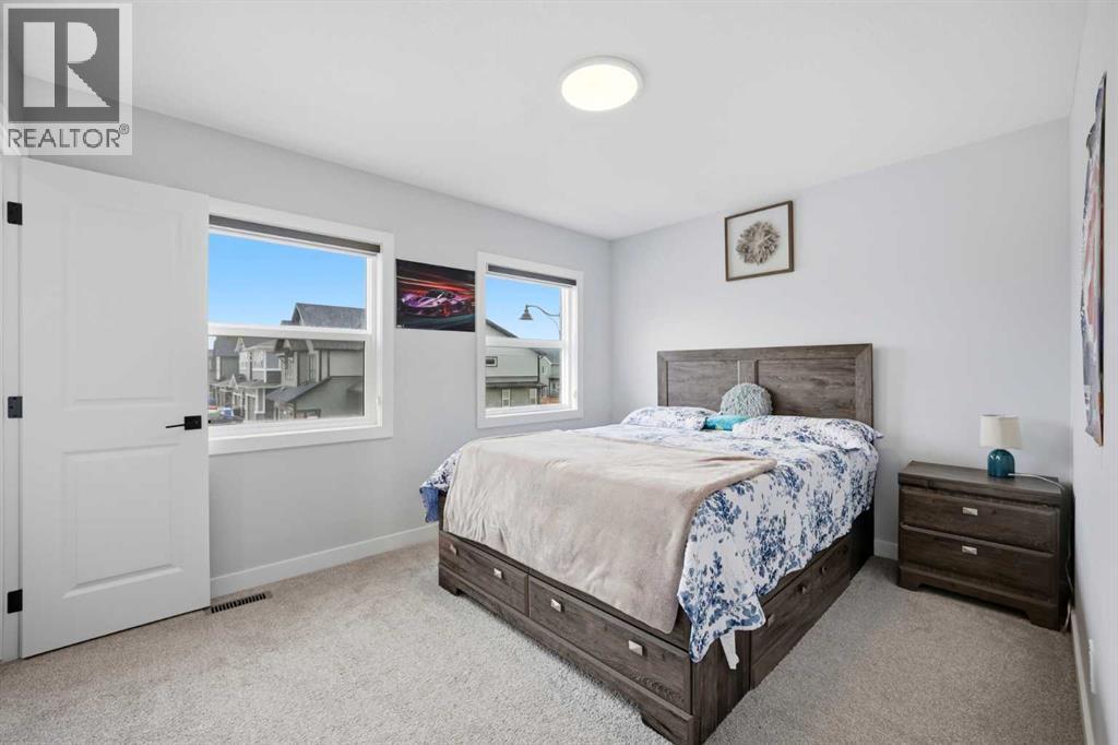 241 Homestead Crescent NE - 35