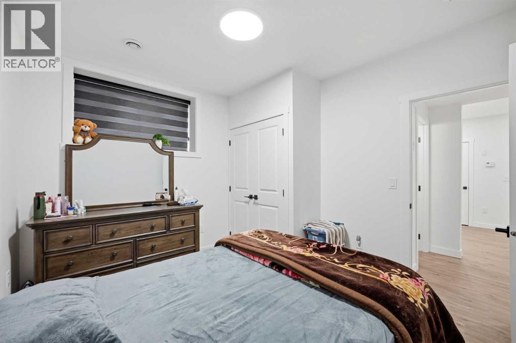 241 Homestead Crescent NE - 47
