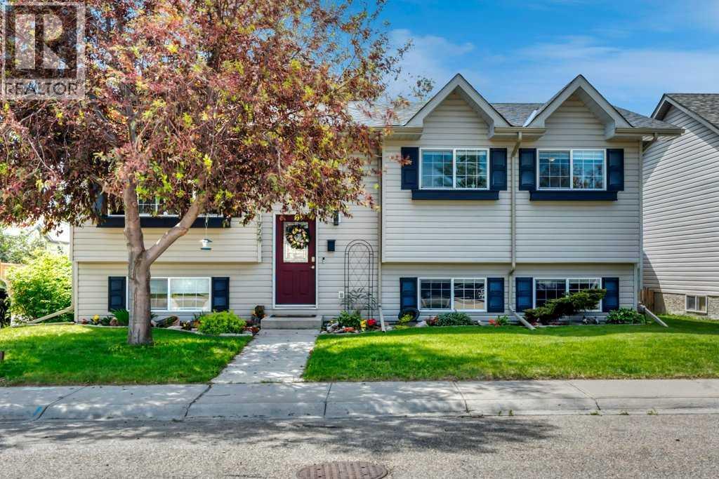 1924 Strathcona Terrace - 2
