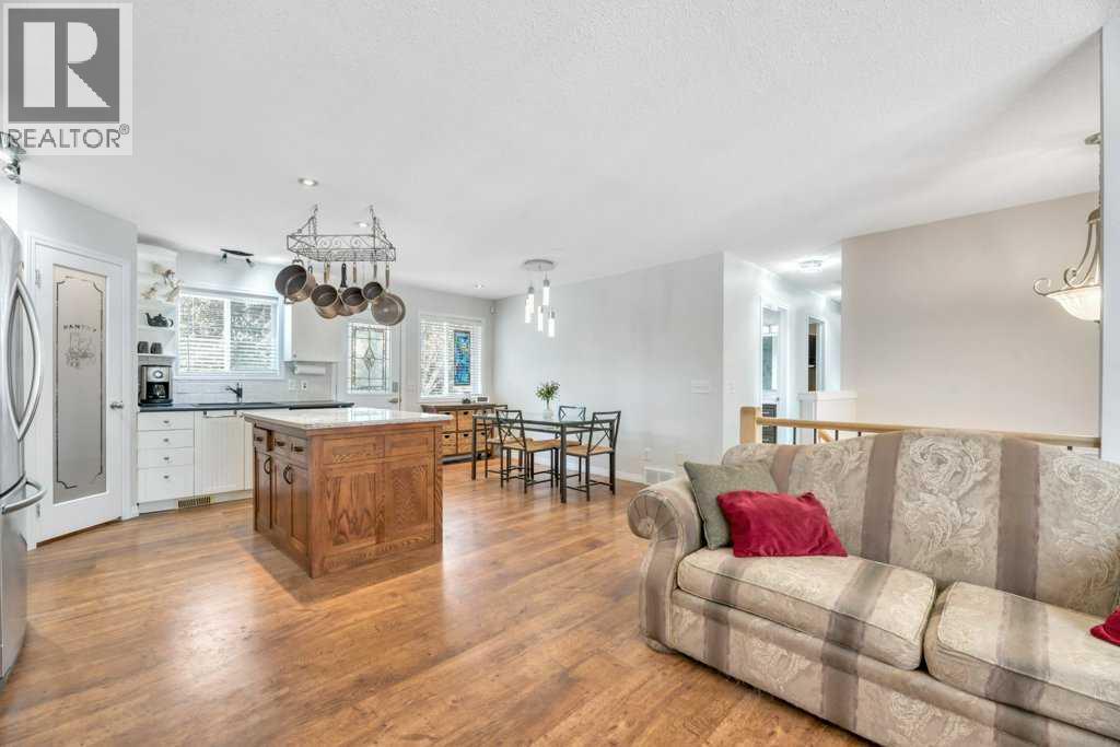 1924 Strathcona Terrace - 22
