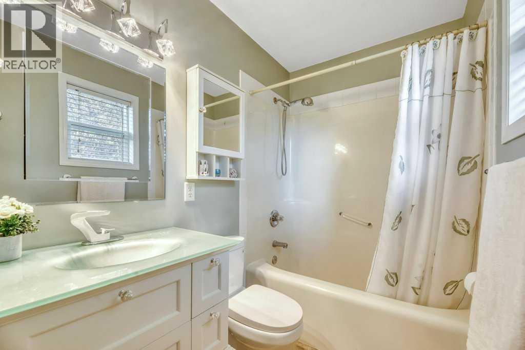 1924 Strathcona Terrace - 34
