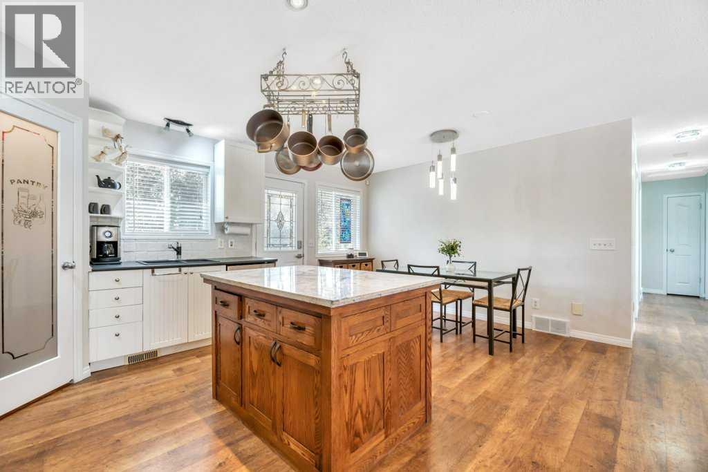 1924 Strathcona Terrace - 24