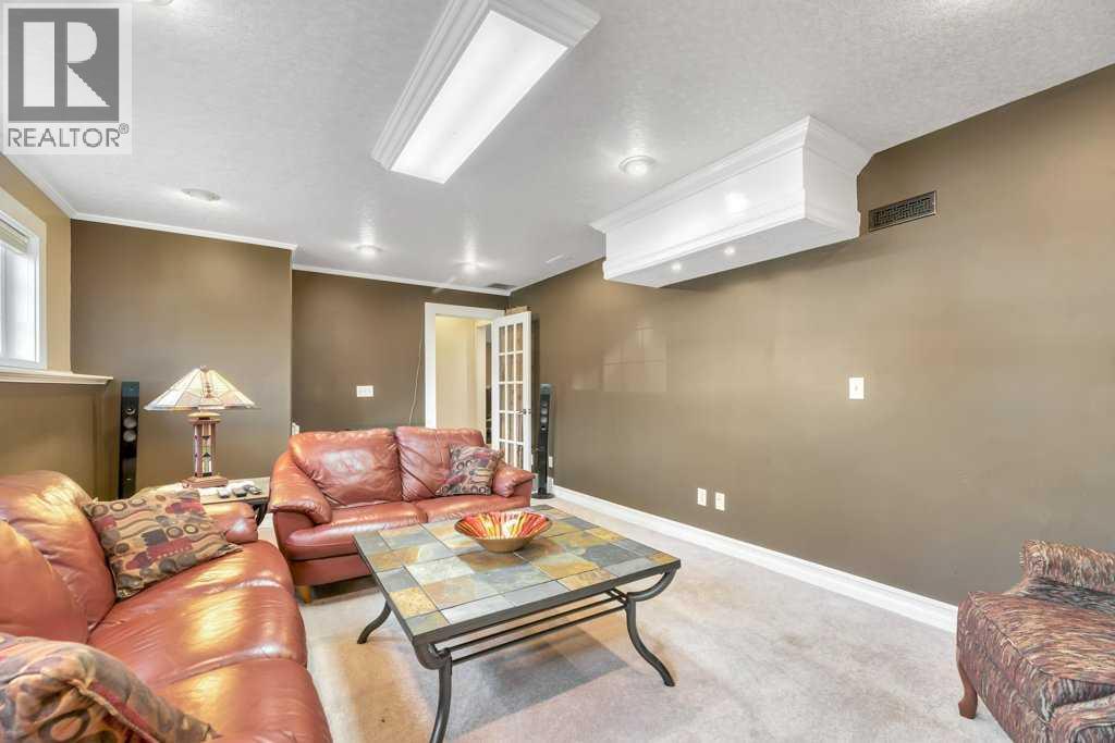1924 Strathcona Terrace - 37