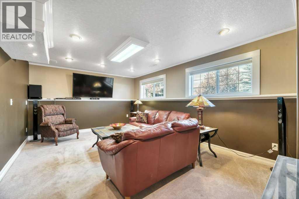 1924 Strathcona Terrace - 36