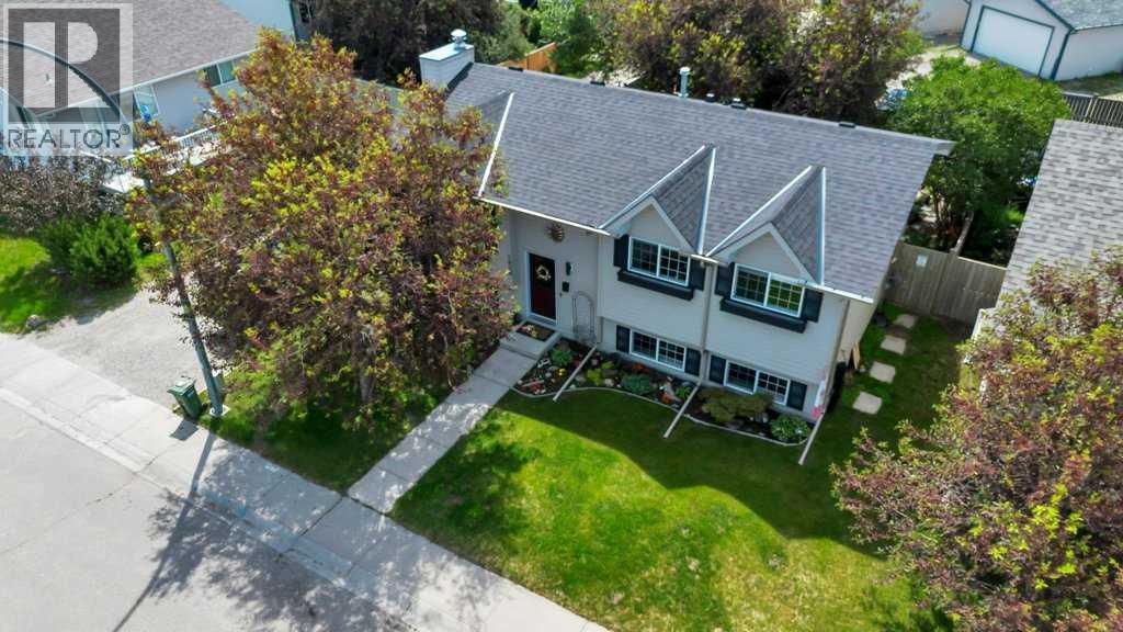 1924 Strathcona Terrace - 10