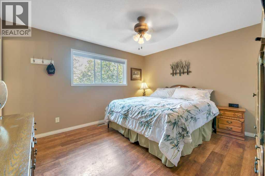 1924 Strathcona Terrace - 32