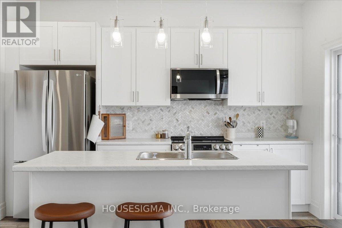 54 CAMPBELL CRESCENT - 10