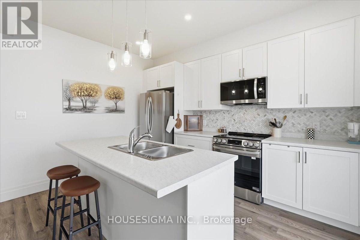 54 CAMPBELL CRESCENT - 12