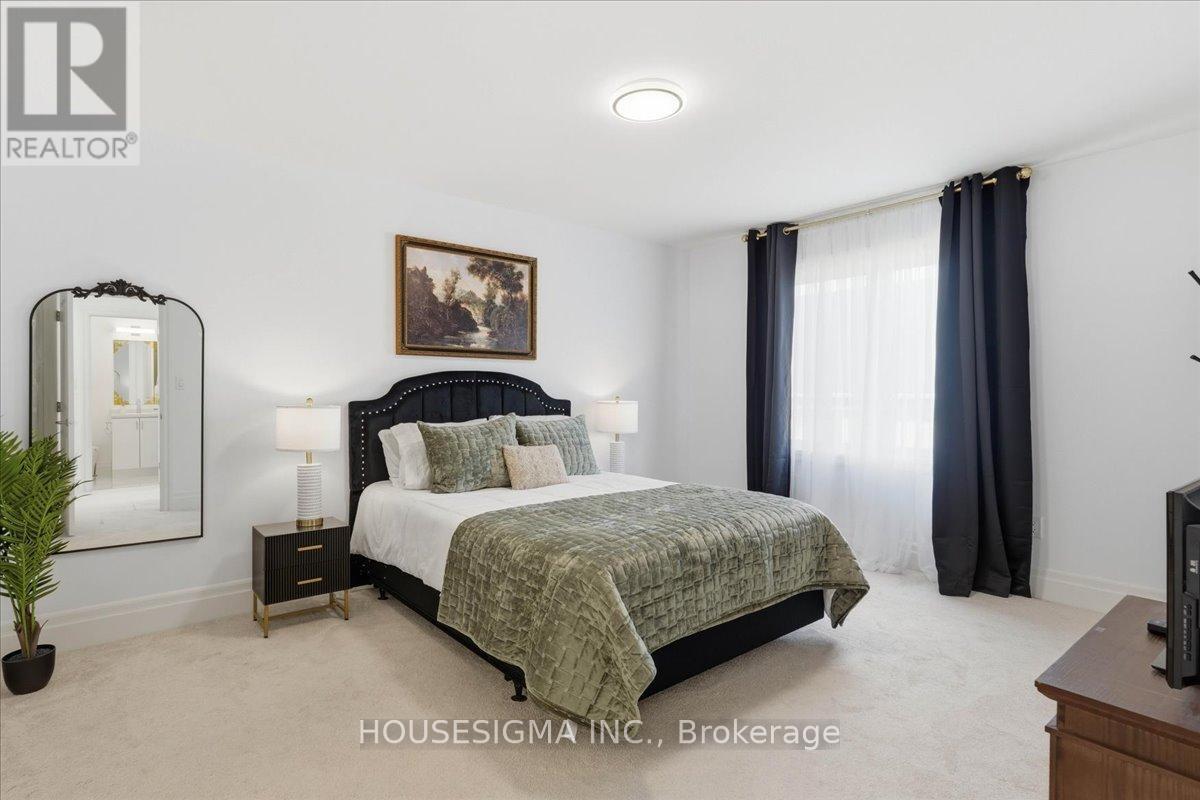 54 CAMPBELL CRESCENT - 25