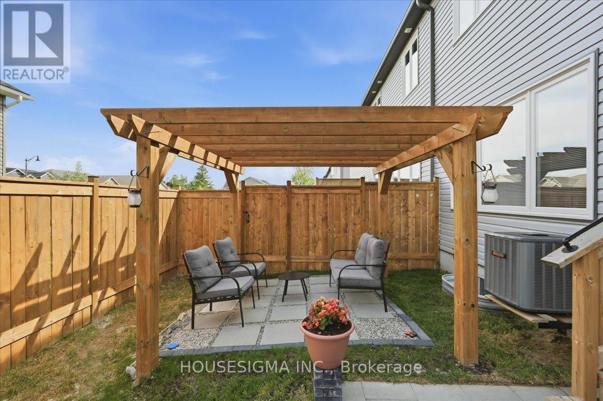 54 CAMPBELL CRESCENT - 32