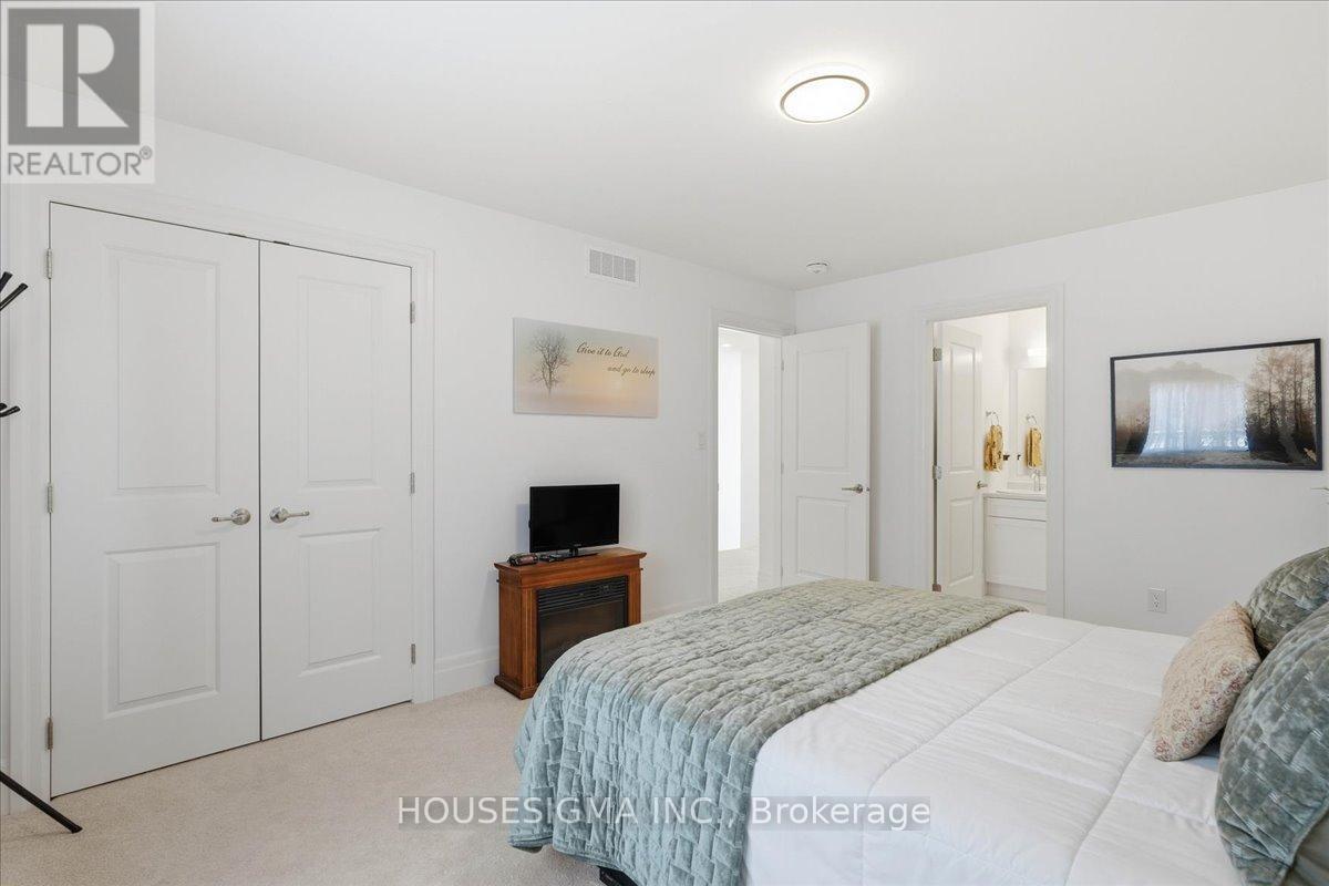 54 CAMPBELL CRESCENT - 26