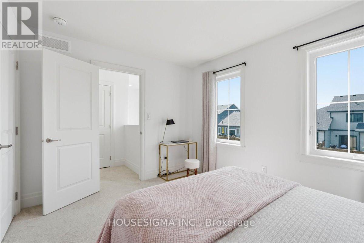 54 CAMPBELL CRESCENT - 21