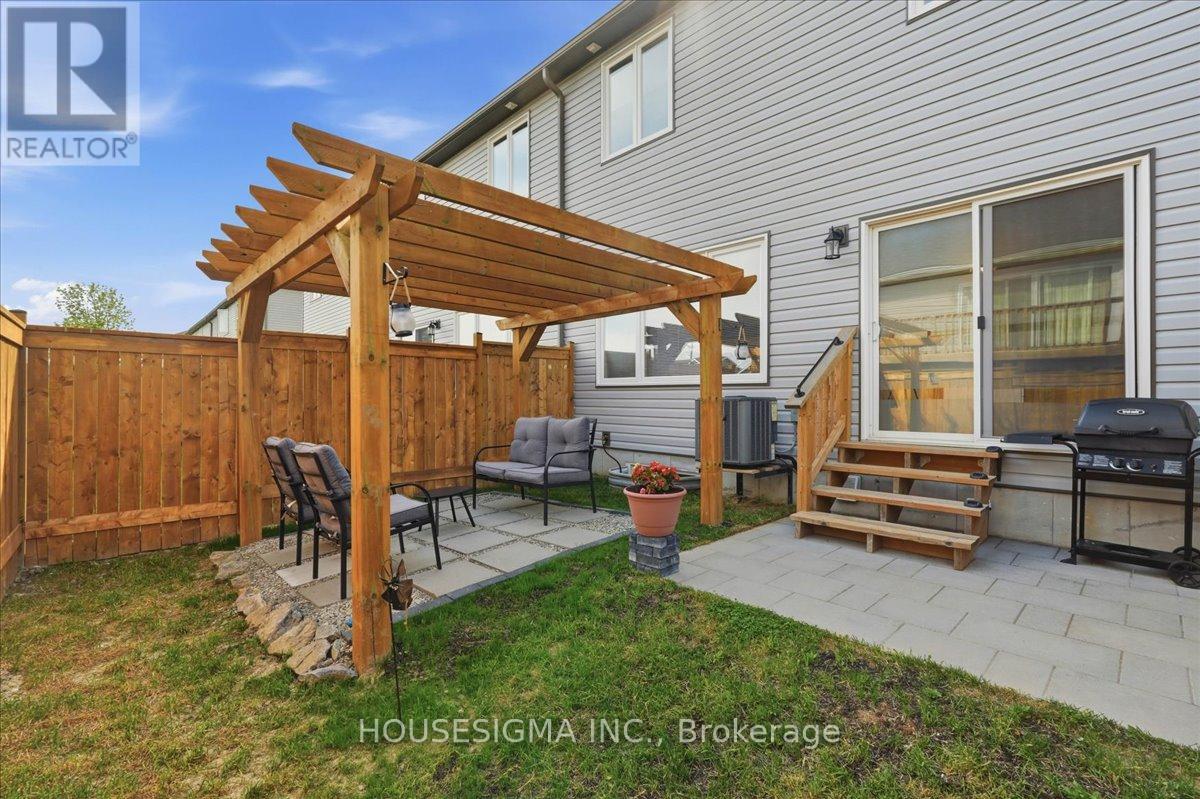 54 CAMPBELL CRESCENT - 33
