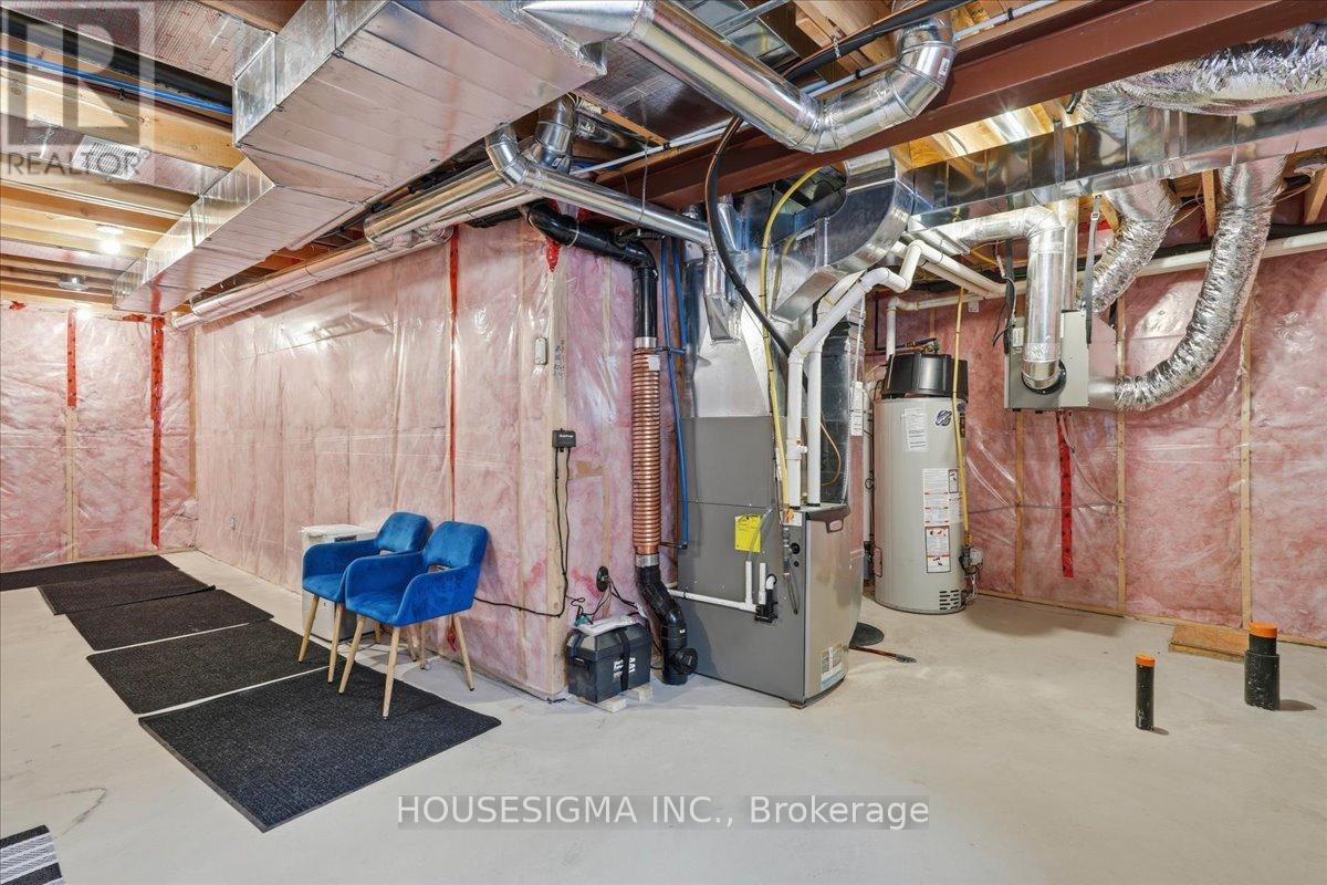 54 CAMPBELL CRESCENT - 31