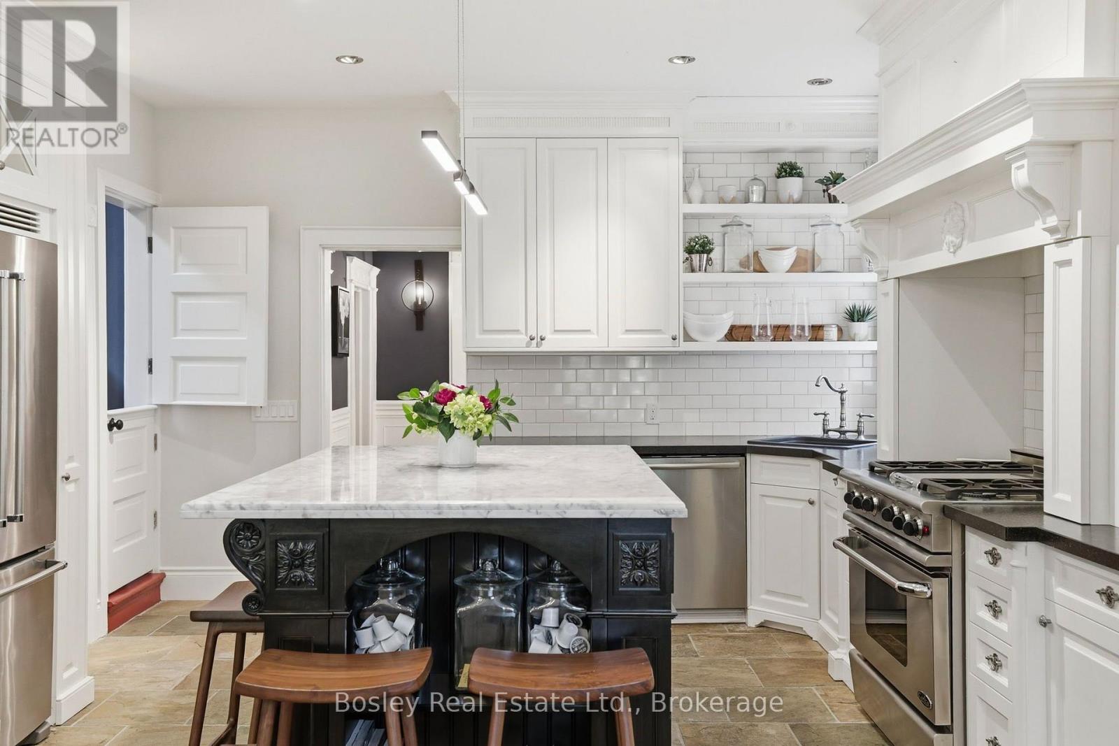 202 PINE STREET - 10