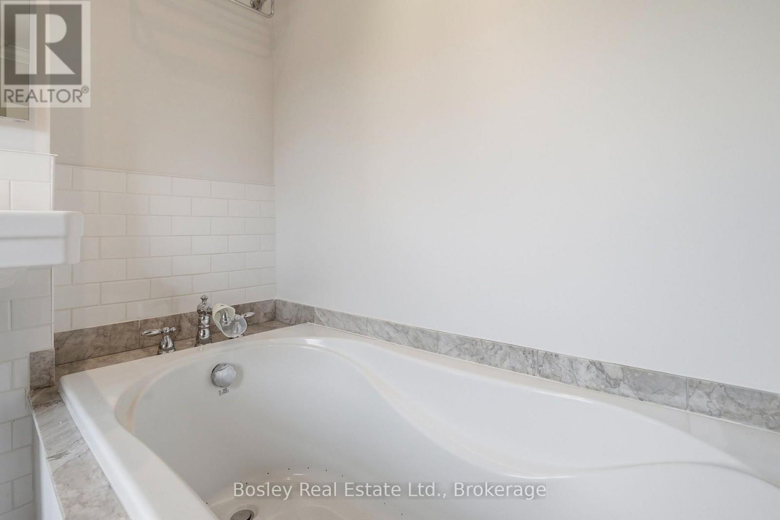 202 PINE STREET - 27