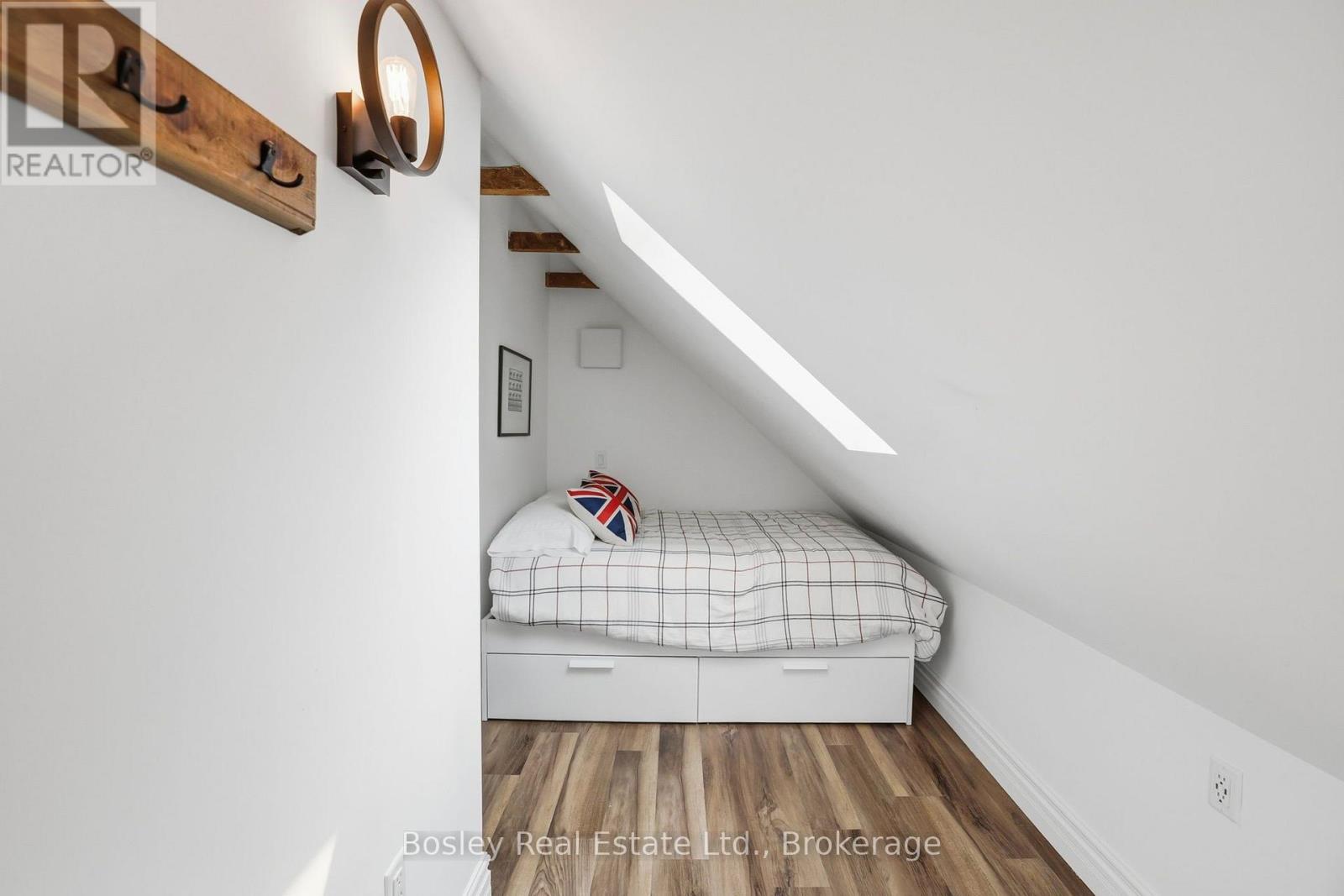 202 PINE STREET - 34