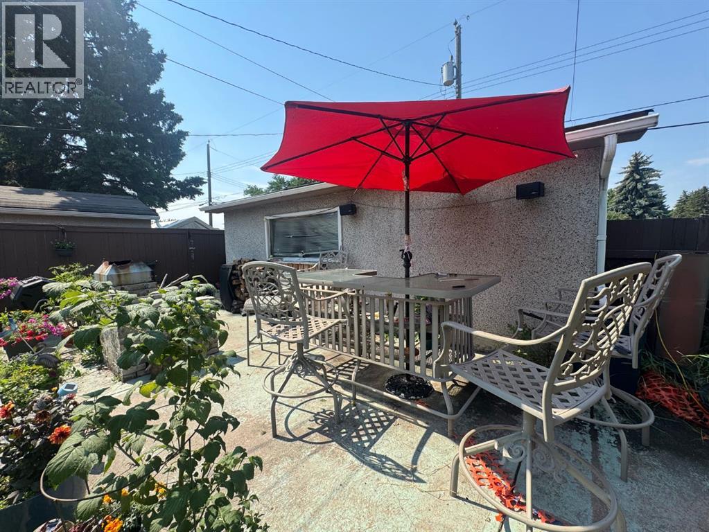 4203 106 Avenue - 9