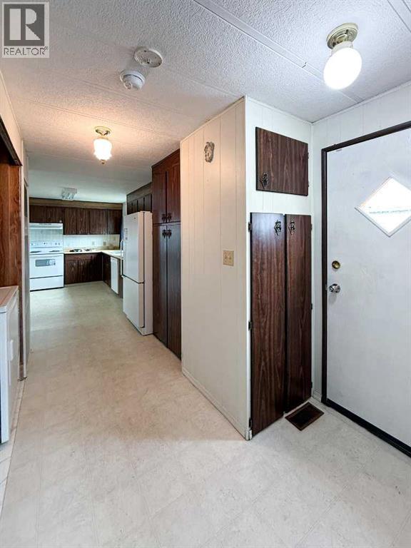 71, 5800 46 Street - 17