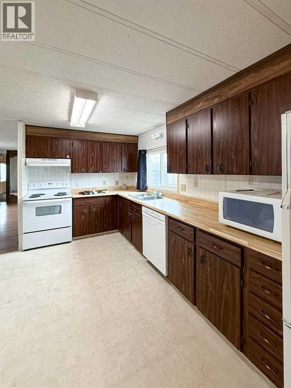 71, 5800 46 Street - 6