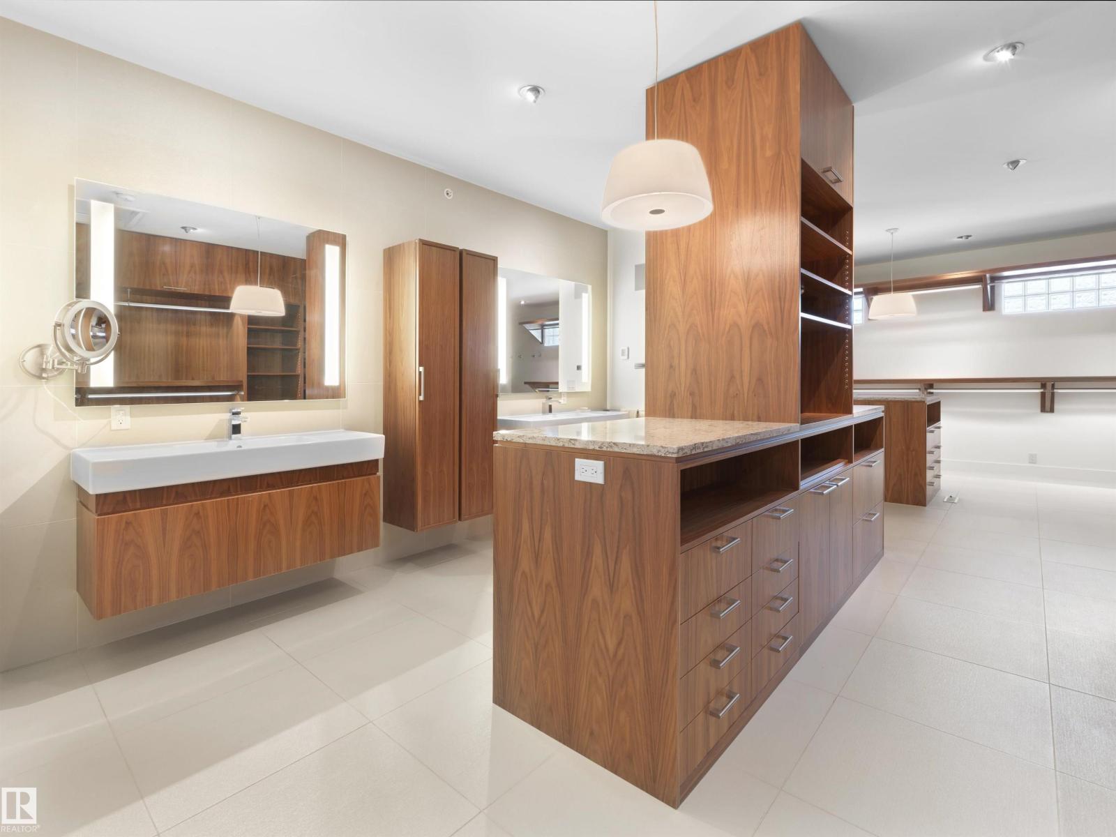 28 RIVERSIDE CR NW - 32