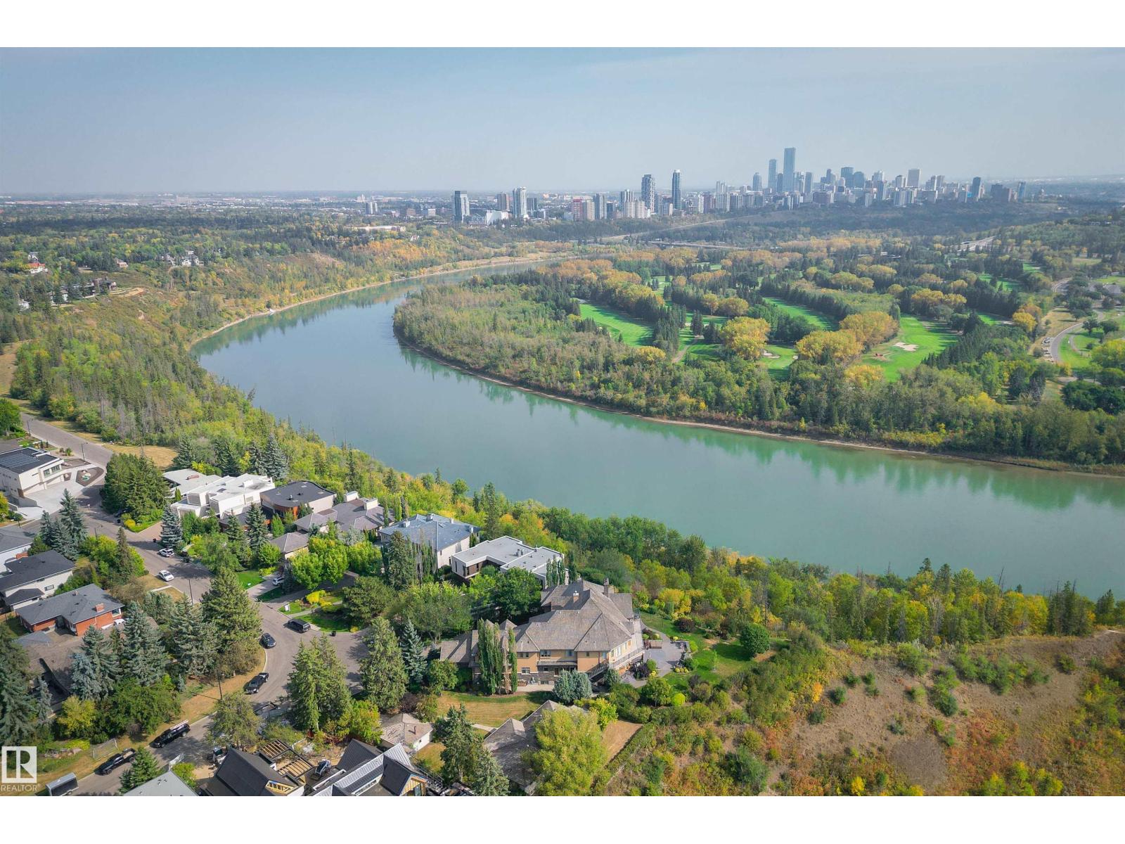 28 RIVERSIDE CR NW - 74