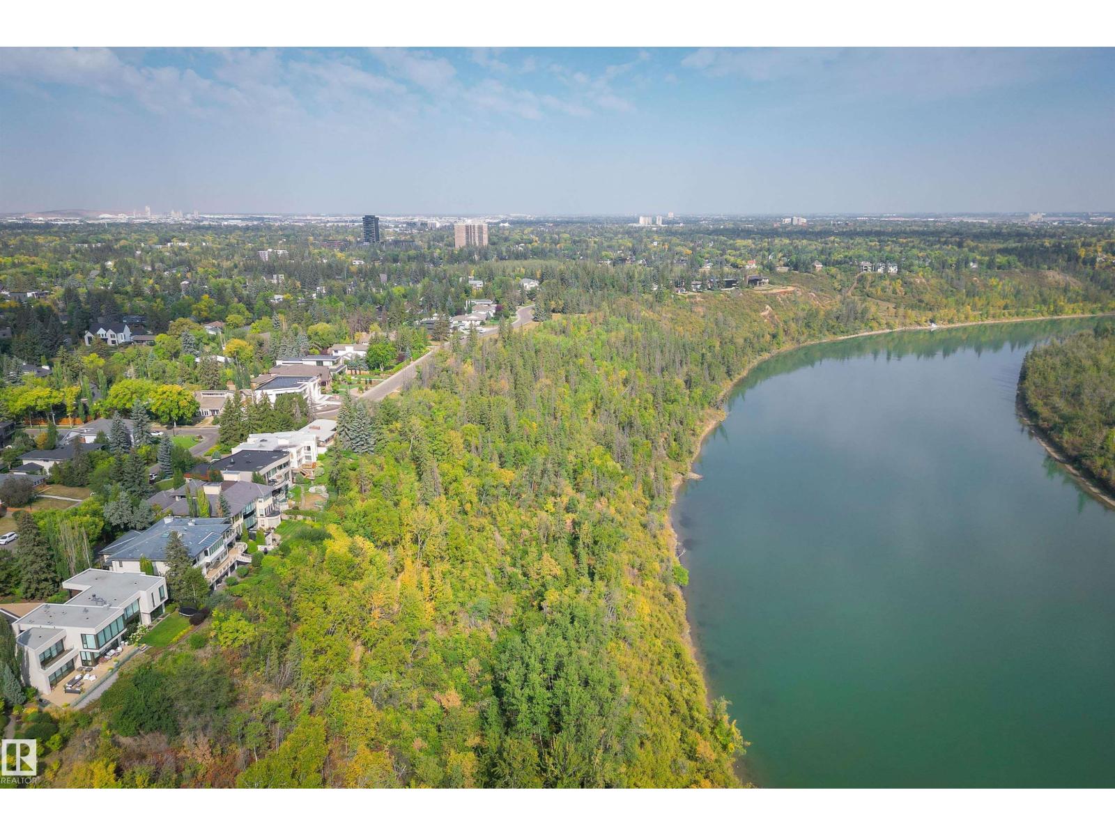 28 RIVERSIDE CR NW - 71