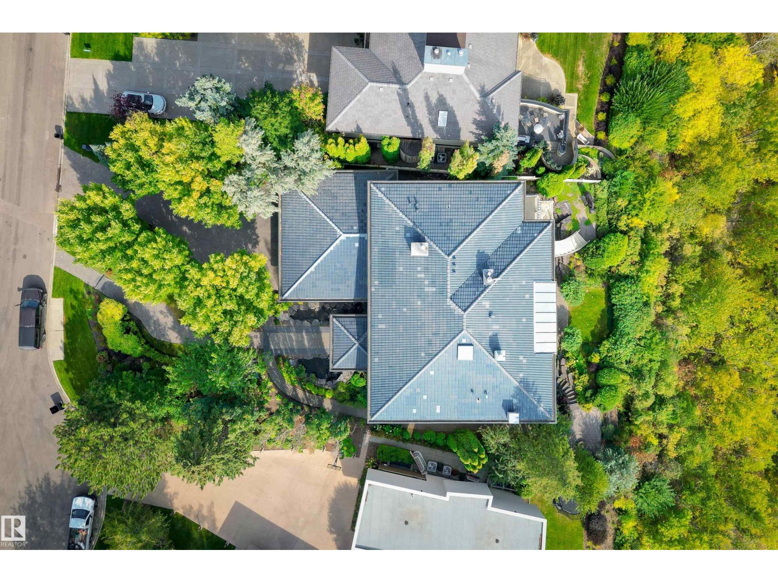 28 RIVERSIDE CR NW - 65
