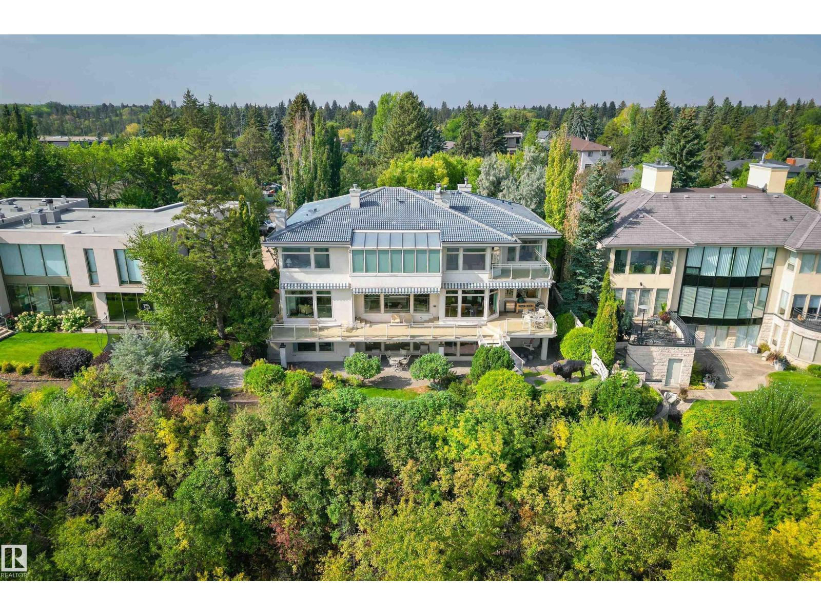28 RIVERSIDE CR NW - 68