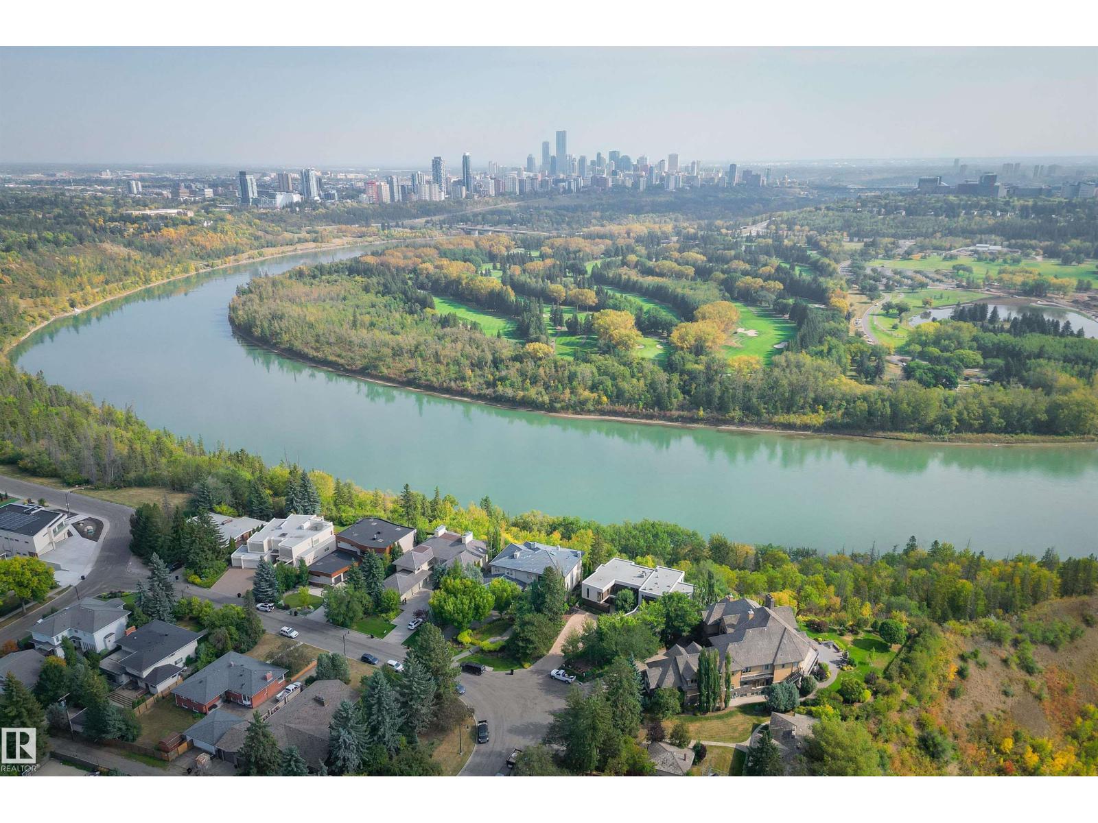 28 RIVERSIDE CR NW - 75