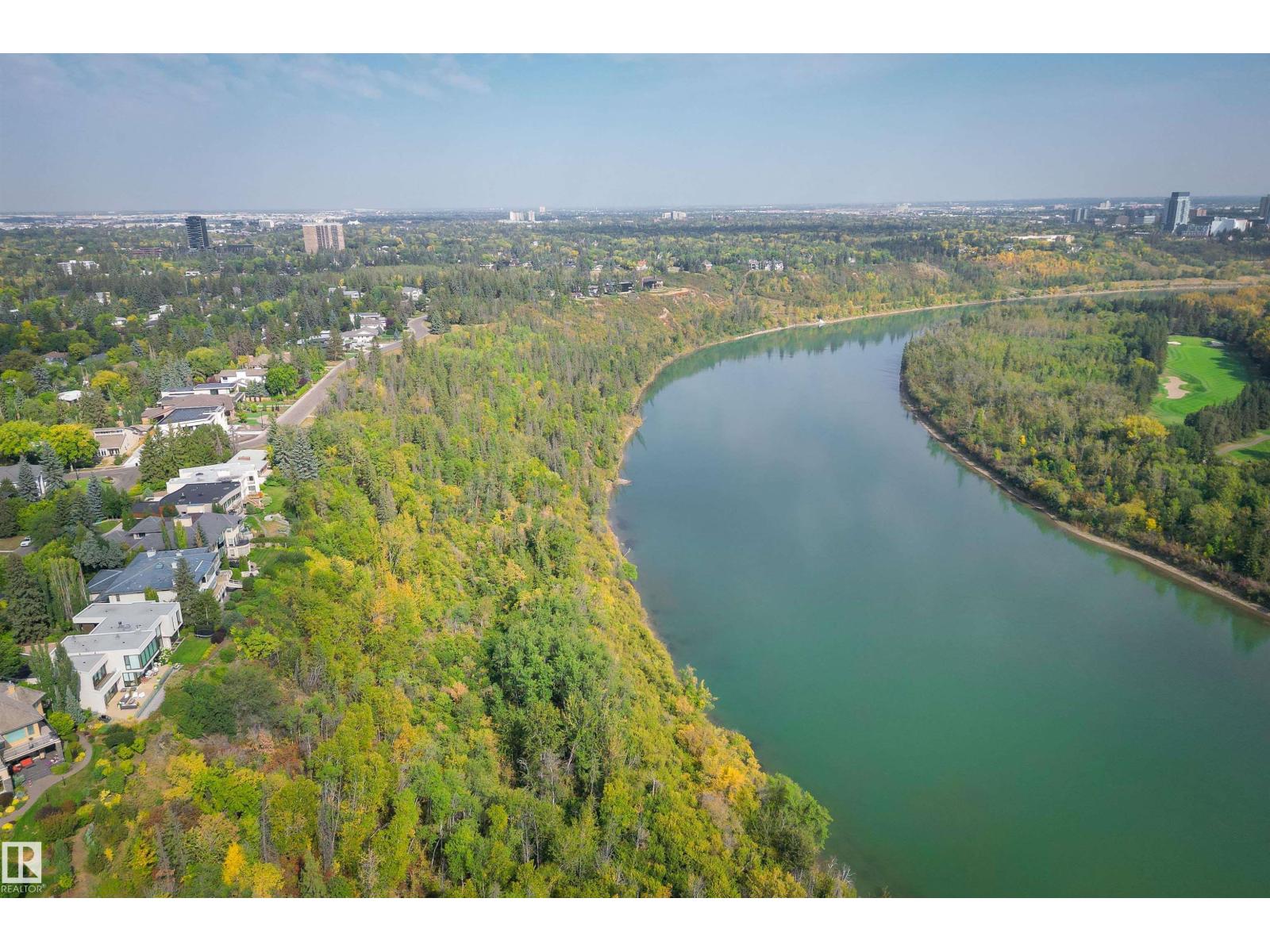 28 RIVERSIDE CR NW - 72