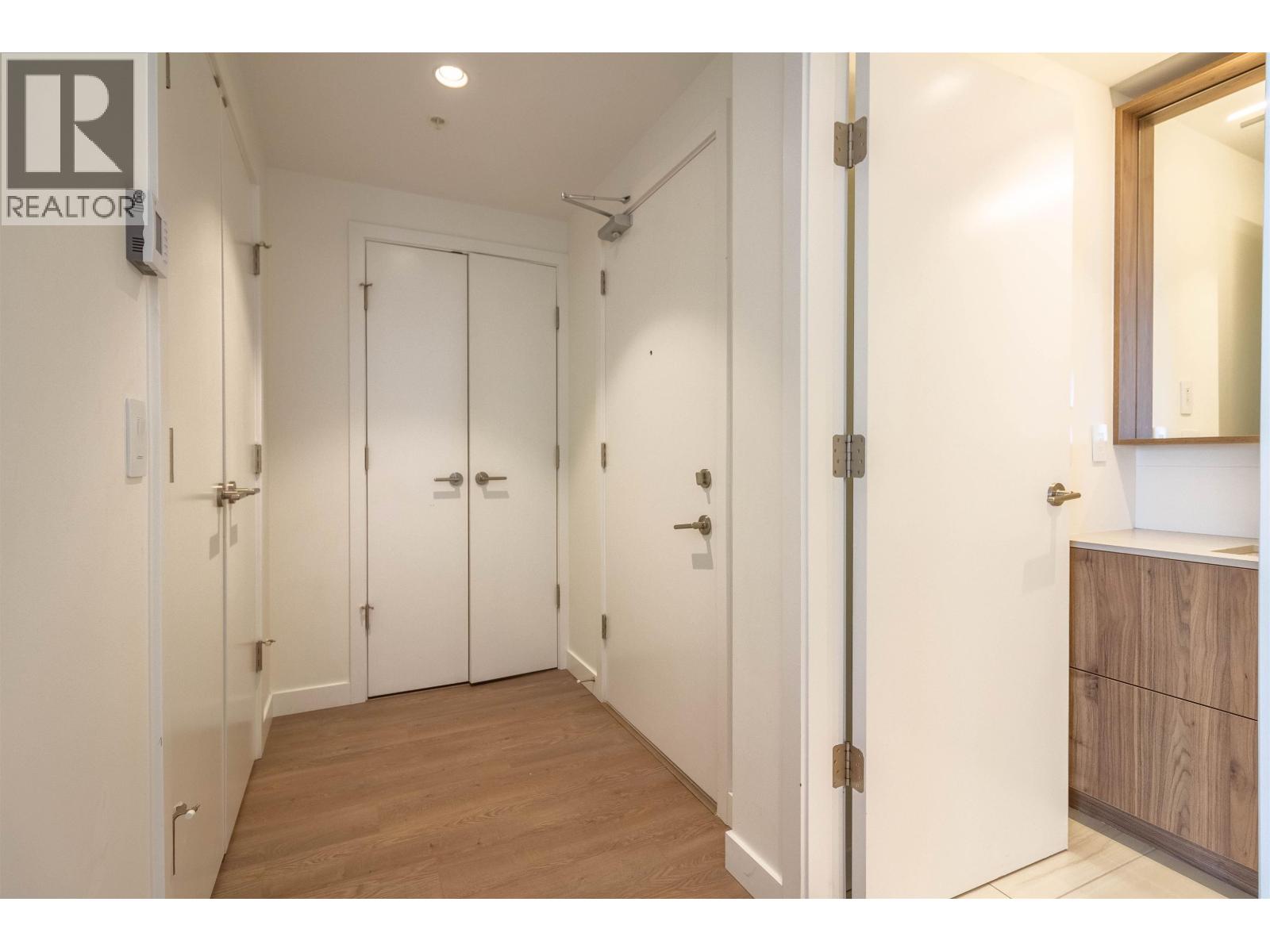 2 Bed, 2 Bath House for Sale in Coquitlam – 2002 505 NELSON STREET, Coquitlam – MLS# R3128184 - Image 43