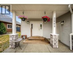 2668 Grizedale Ave — photo 4