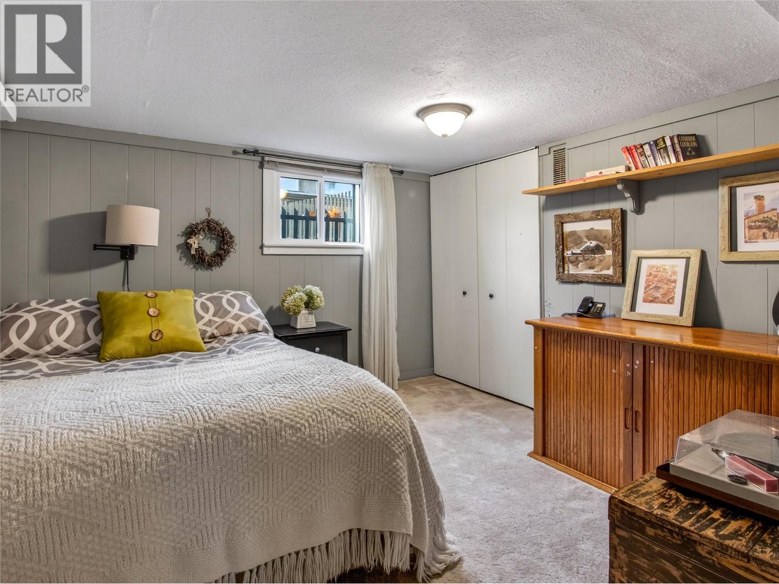 413 Conklin Avenue - 36