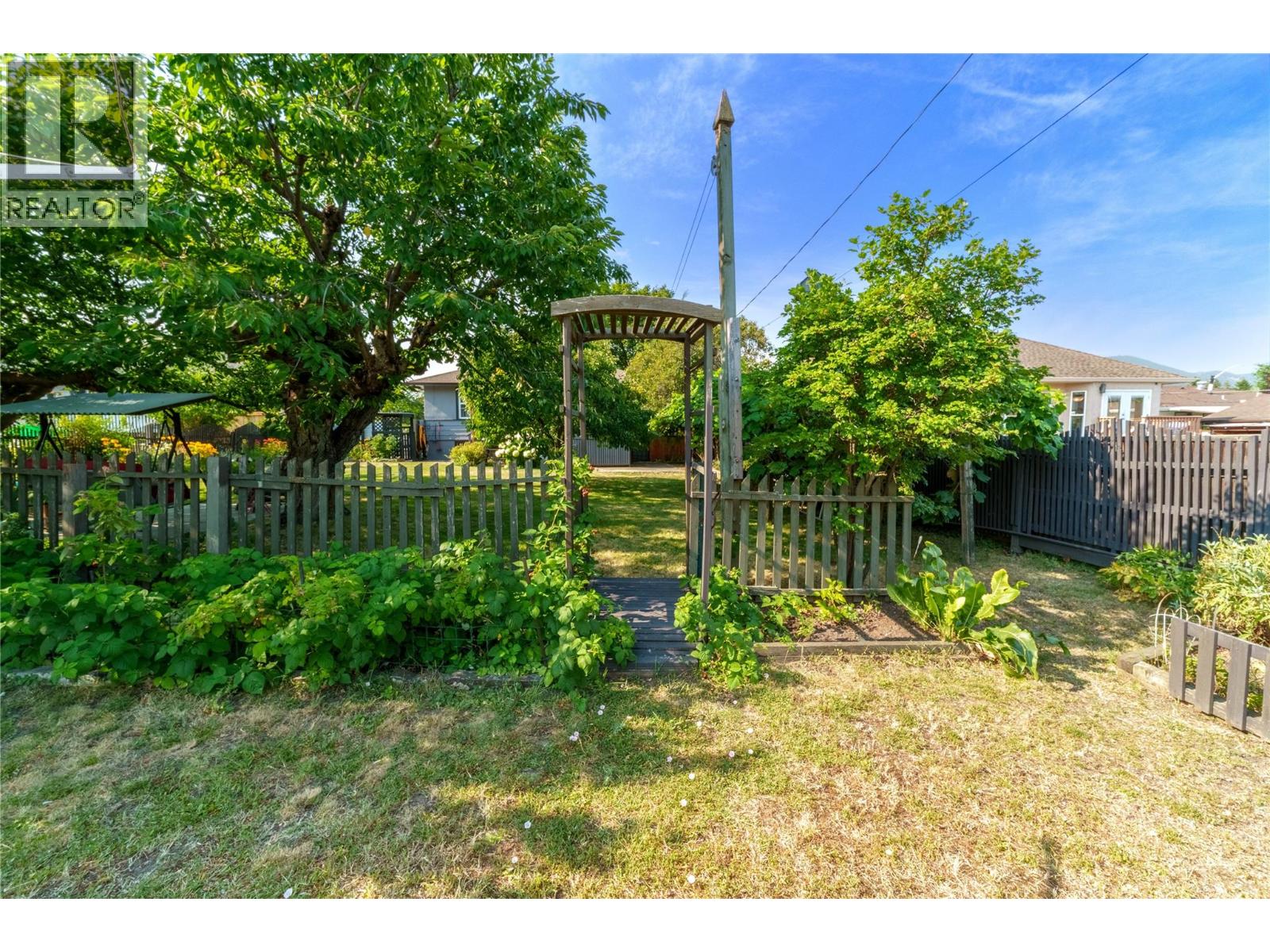 413 Conklin Avenue - 25