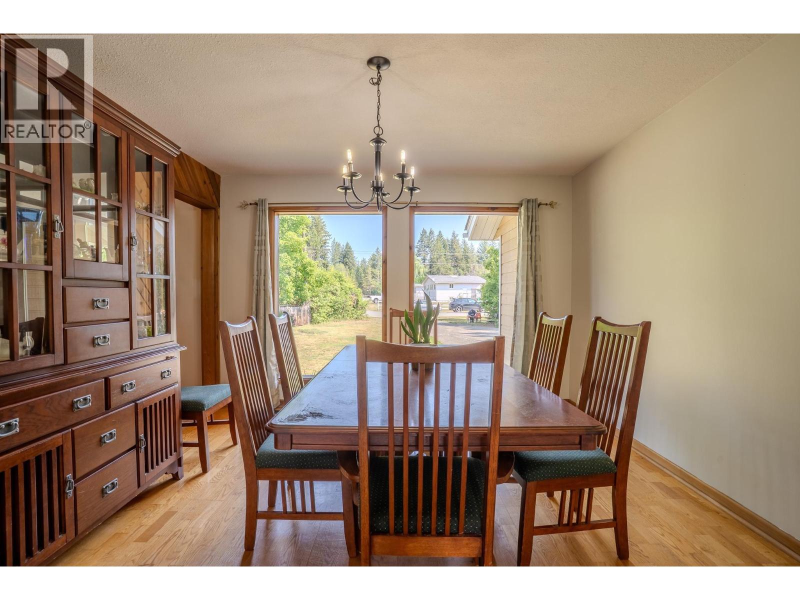 4289 DUNSMUIR Road - Image 3