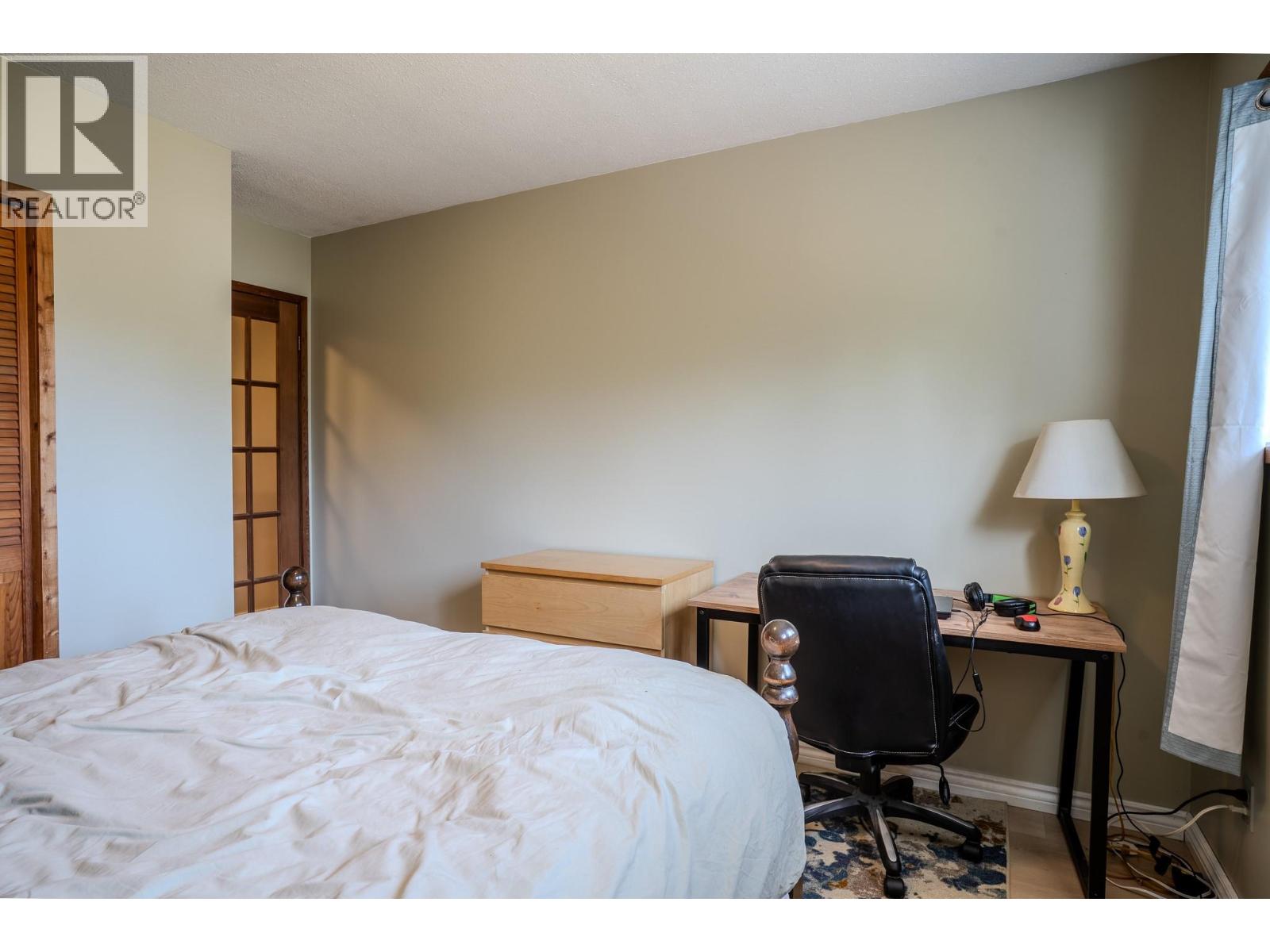4289 DUNSMUIR Road - Image 35