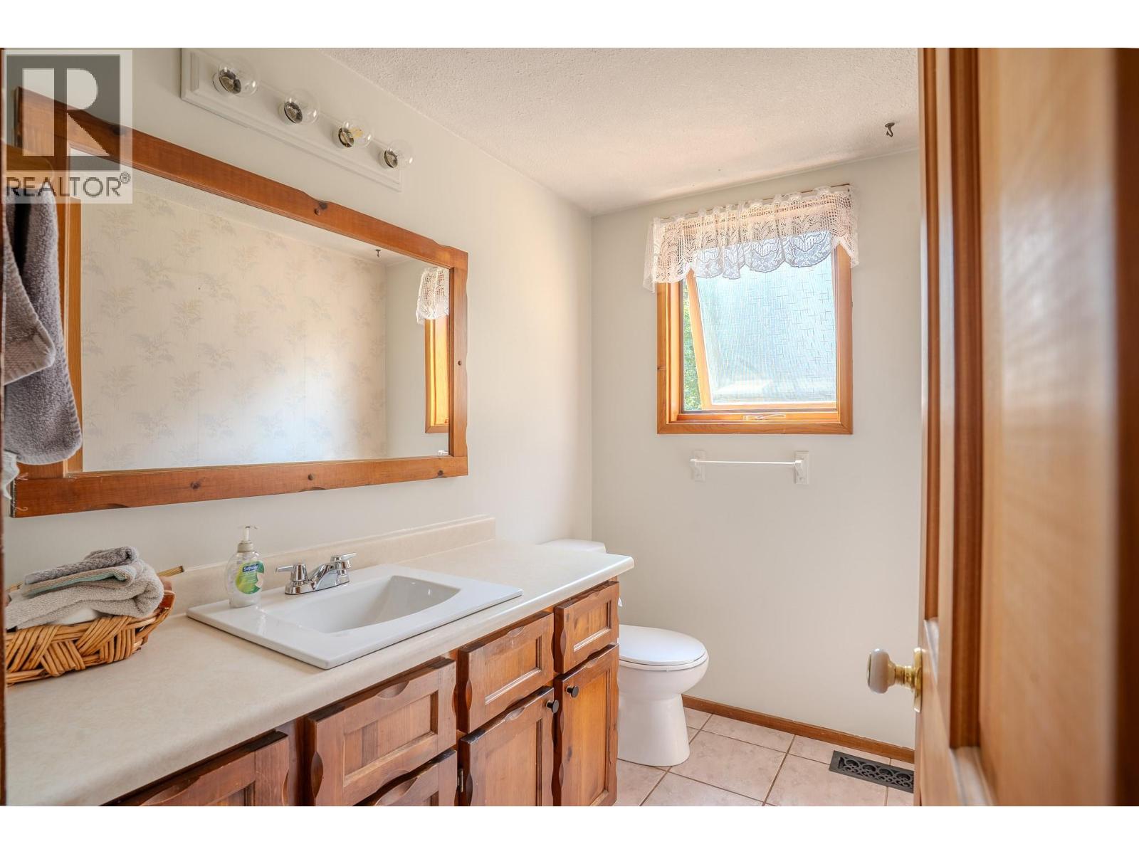 4289 DUNSMUIR Road - 18