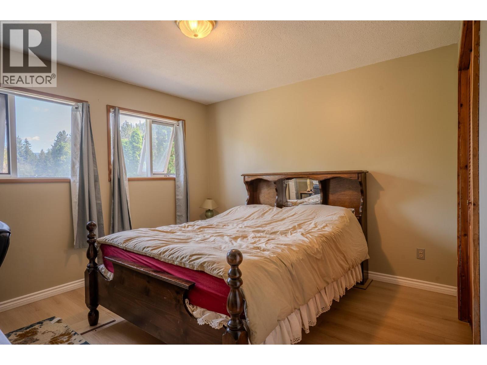 4289 DUNSMUIR Road - 34