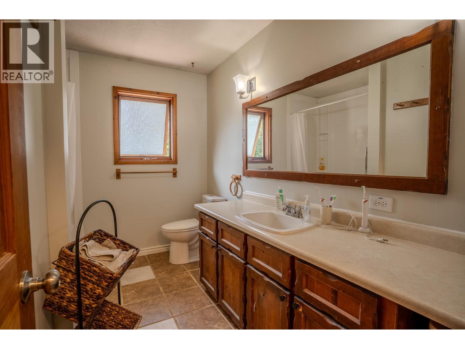 4289 DUNSMUIR Road - 26