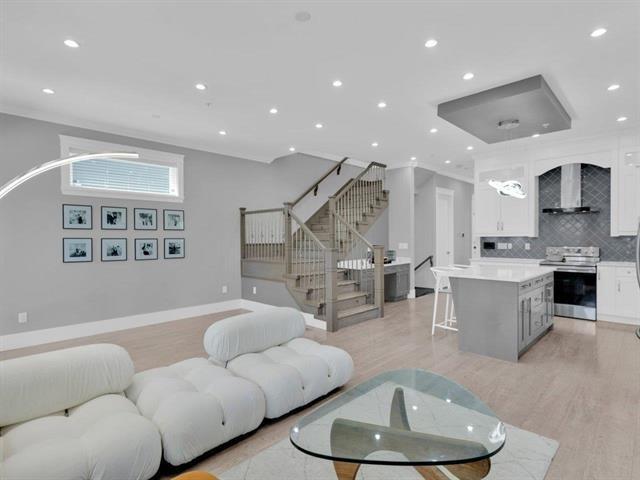 15456 RUSSELL AVENUE, White Rock