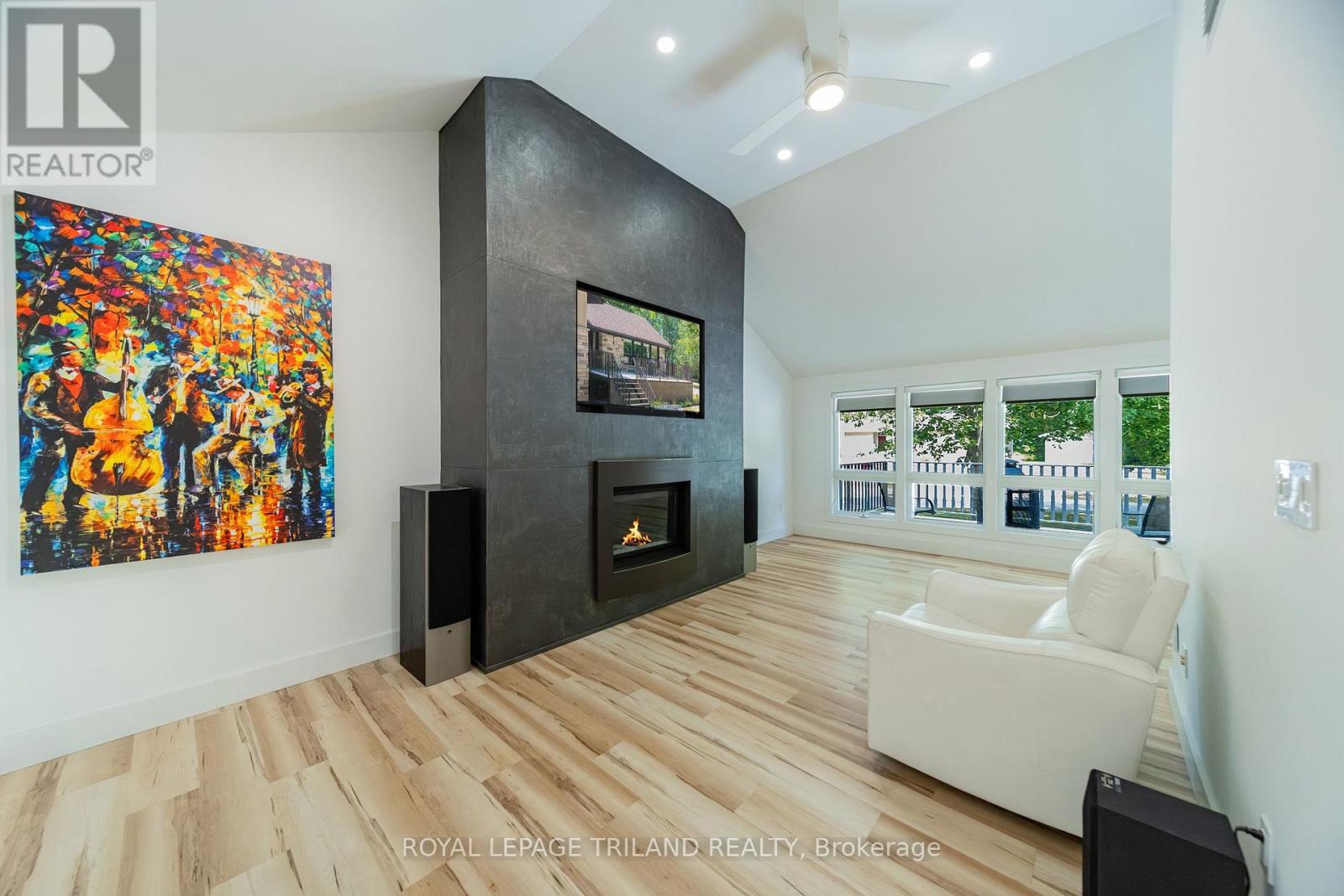 9653 JOANNE AVENUE - Image 12