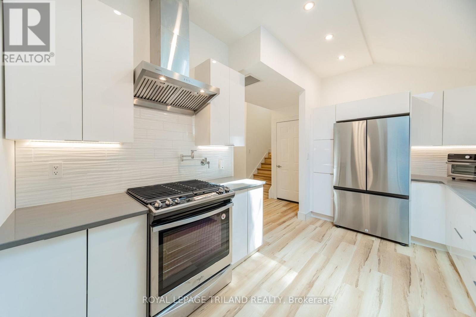 9653 JOANNE AVENUE - Image 19