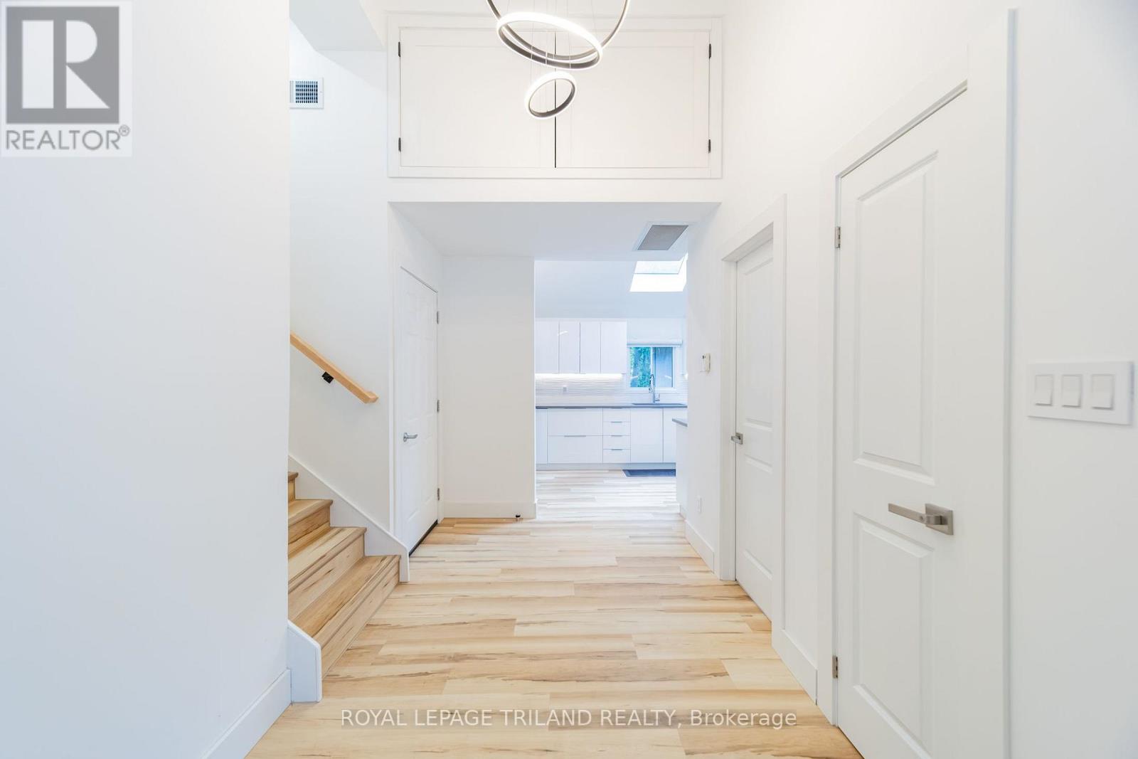 9653 JOANNE AVENUE - Image 23