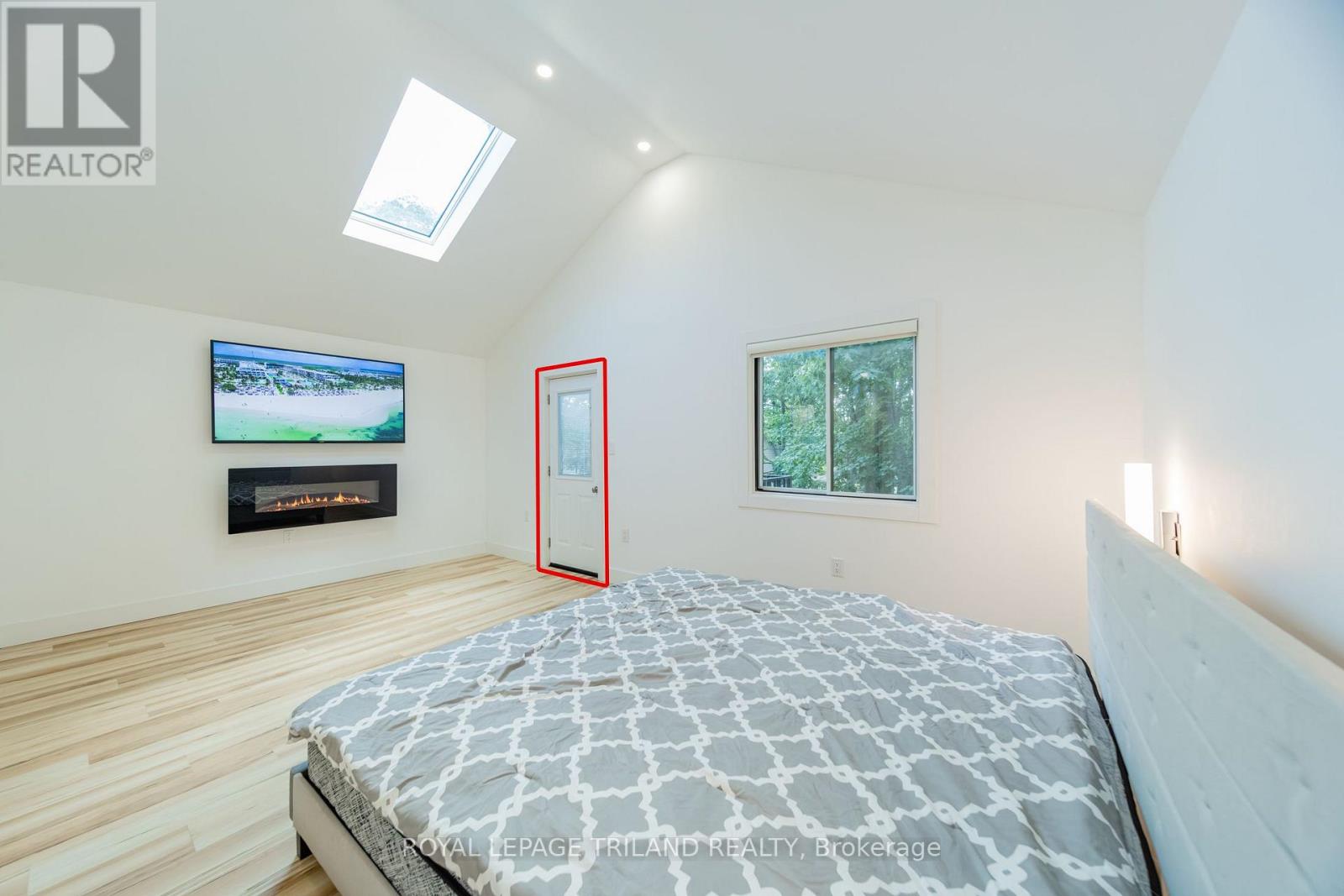 9653 JOANNE AVENUE - Image 24