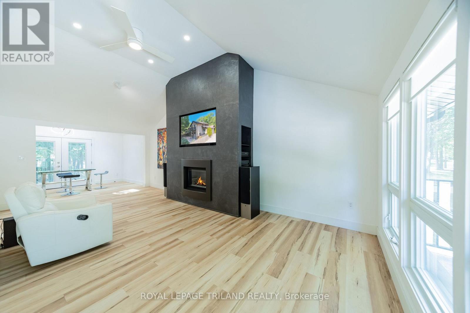 9653 JOANNE AVENUE - Image 3