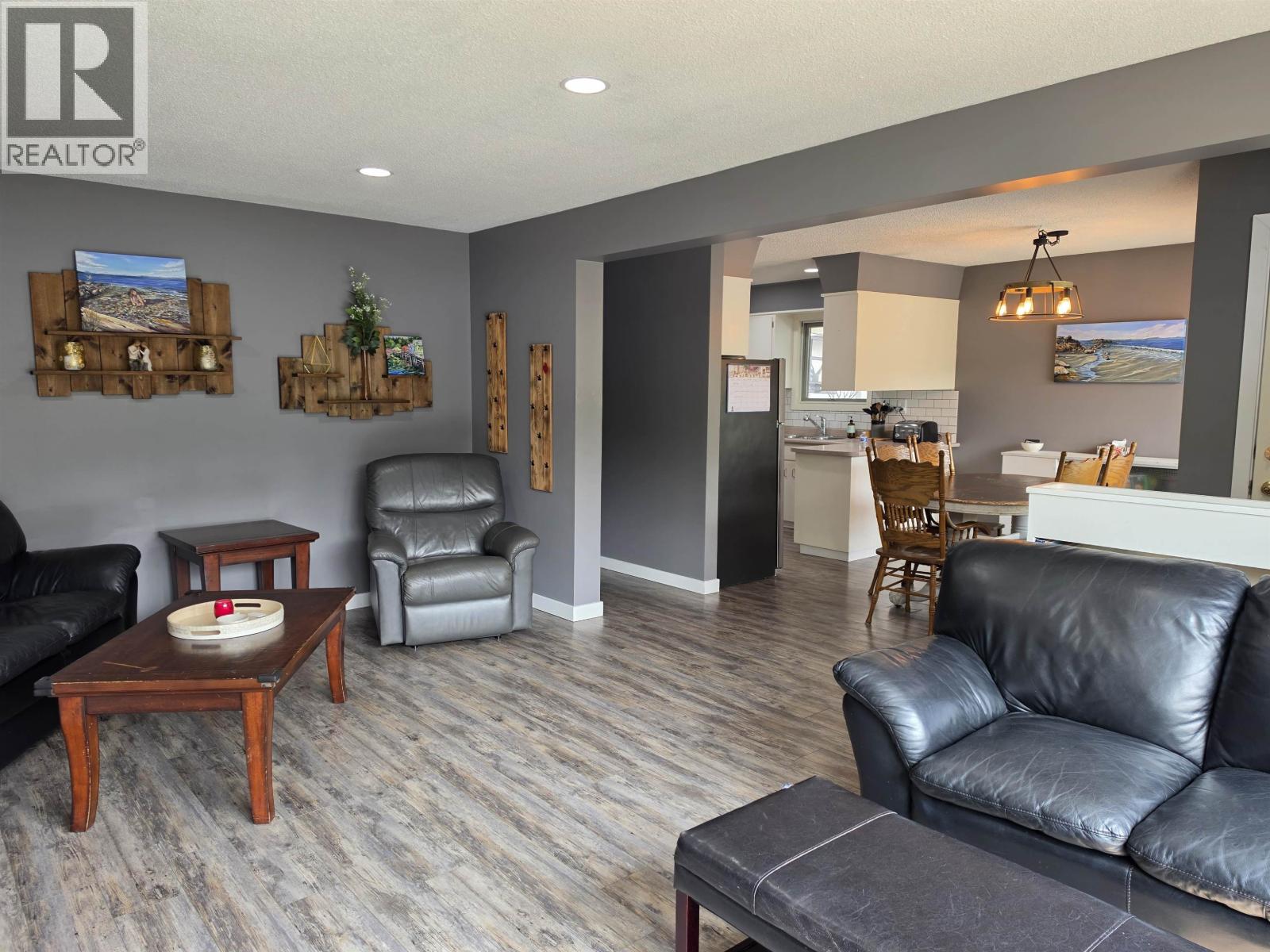 2484 LISGAR CRESCENT - 4